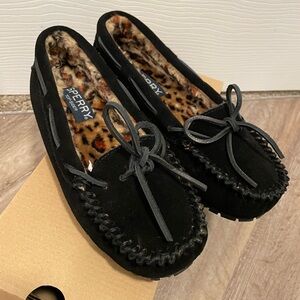 Sperry Women's Black Moccasins with Faux Fur Cheetah Lining 7M